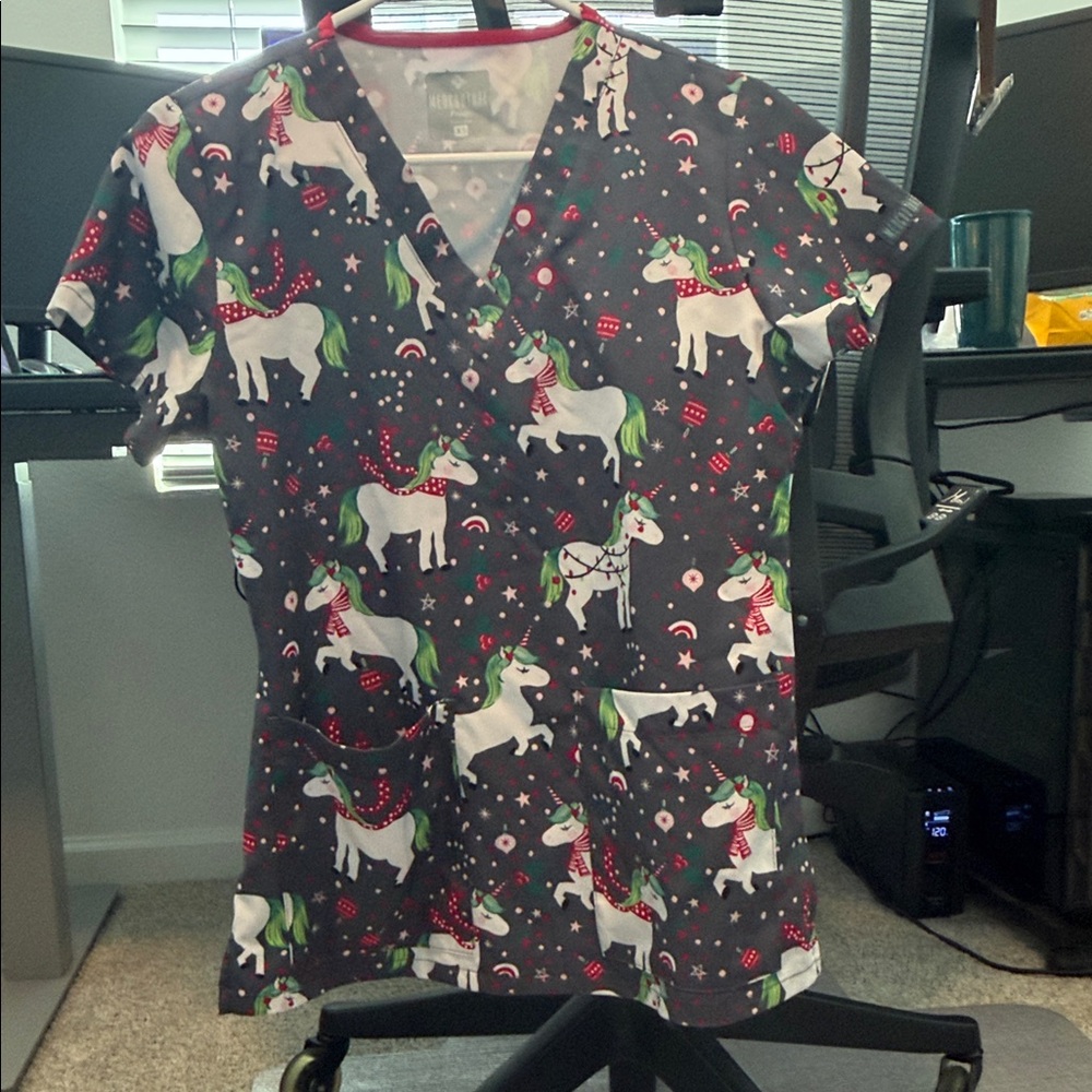 Med Couture Unicorn Print Scrub Top - Black and White